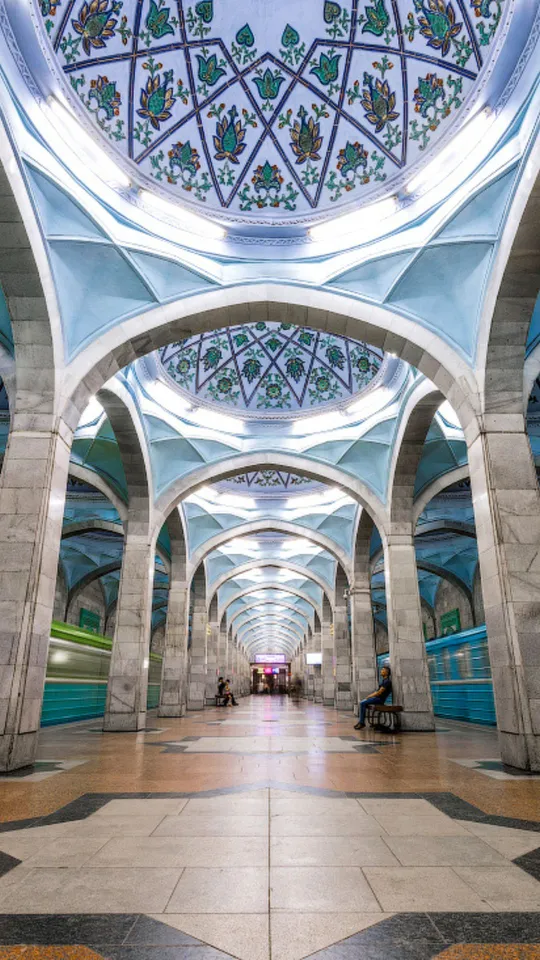 Volte decorate nella metropolitana di Tashkent